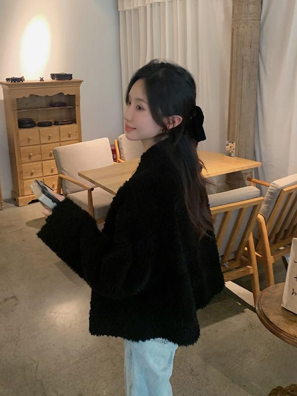ファーコート レディース 冬用 羊毛 ラムファー 一体型 ゆったり ショート丈 暖か シルエット 軽量 柔らかい 普段使い