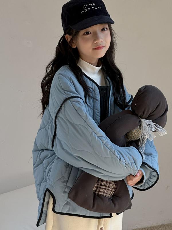 キッズ 女の子 コート 秋冬 コントラストカラー パイピング ひょうたん型 キルティング 綿入れ フリース ショート丈 暖か 軽量 綿素材 日常使い 4,676円