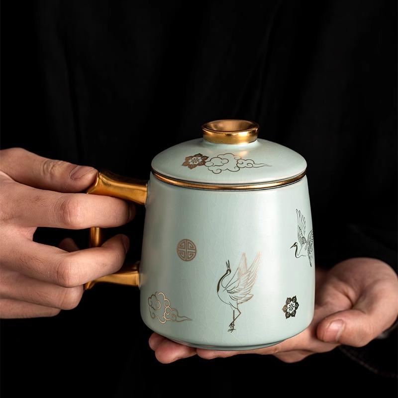 コップ 瀬戸もの 天青み 開片飾りつけ 蓋付き添い人 茶葉懸け隔てる 保温役立つこと 執務室事務机用 人間専用 日常使い走り 軽さ 耐久性 分かりやすい 青色系 クラックル産業 熱々お湯相応う 紅茶一時停止 勤務場所向け 洗い分かりやすい 差し上げ物ボックス席なし