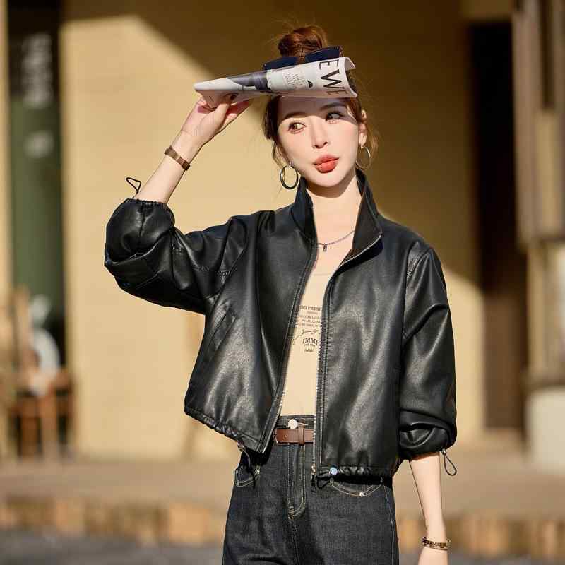 レザージャケット 女性用 スタンドカラー 羊革 ショート丈 フィット バイカースタイル 春秋 韓国 スタイリッシュ 普段使い 軽量 カジュアル