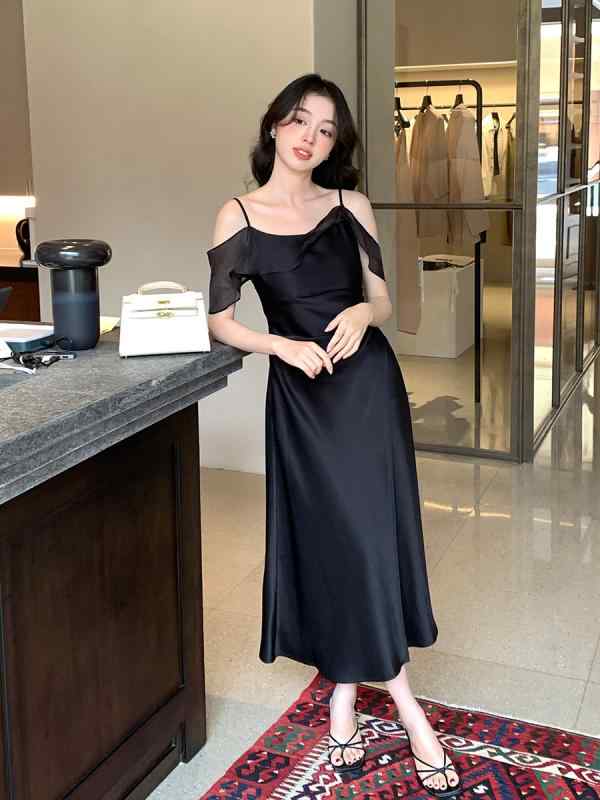 ワンピース レディース 夏 ハイウエスト サテン オフショルダー ロータスリーフ エッジ フリル ロング 丈 高級感 上品 エレガント 光沢 生地 フェミニン シルエット