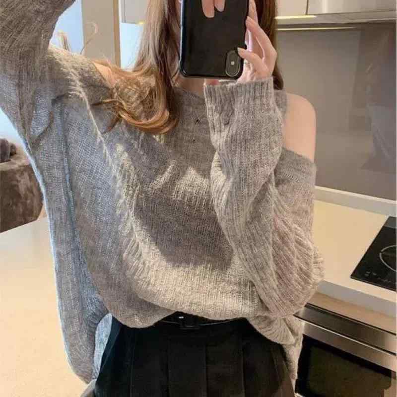 ニットセーター レディース 春 肩出し オフショルダー Vネック 長袖 トップス ゆったり リラックス レトロ シルエット 編み 素材 エレガント スタイル