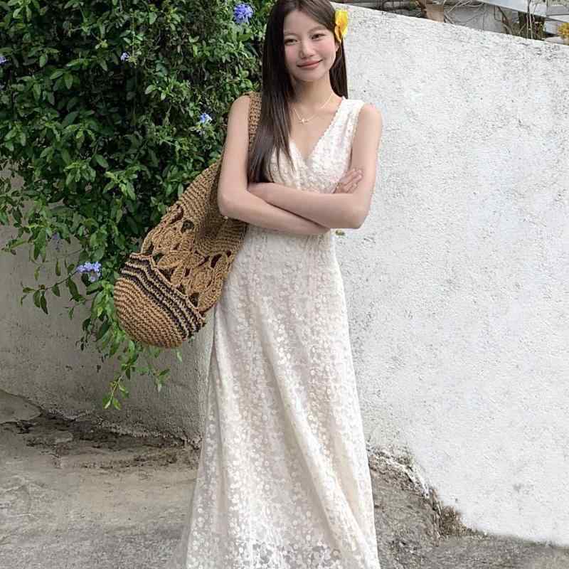 ワンピース レディース 夏 Vネック レース クロシェ キャミソール風 Aライン ロング ウエストシェイプ スリム 軽量 吸湿速乾 伸縮性 膝下丈 膝丈 ミディ丈 女性用 ドレス トップス ボトムス 切り替え 花柄 刺繍 装飾 涼しい 快適 普｜新風堂