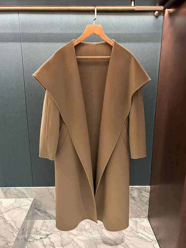 厚地の外套 レディース 馬鹿でかい大きさ アウター チェスターコート ロング厚地の外套 上衣 マキシ丈 大襟 飛び切り感 絨毛 羊毛 カシミール ダブル人間の顔 水波乱 生あたたかい 保温 朦々たる 防寒 取り合わせ覆いかぶせる ゆったり 着痩せ 細押し出し 土手っ腹あたり近所 二の腕覆いかぶせる 普段使