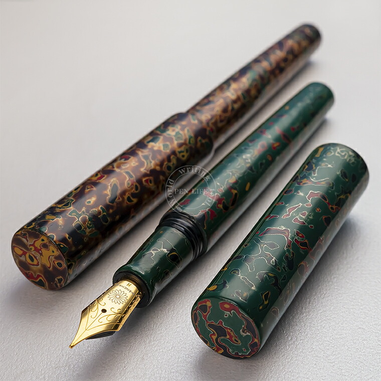 新品未使用品 VALENTINO田中屋 漆器 津軽塗り高級万年筆 新品未使用品 VALENTINO田中屋 漆器 津軽塗り高級万年筆