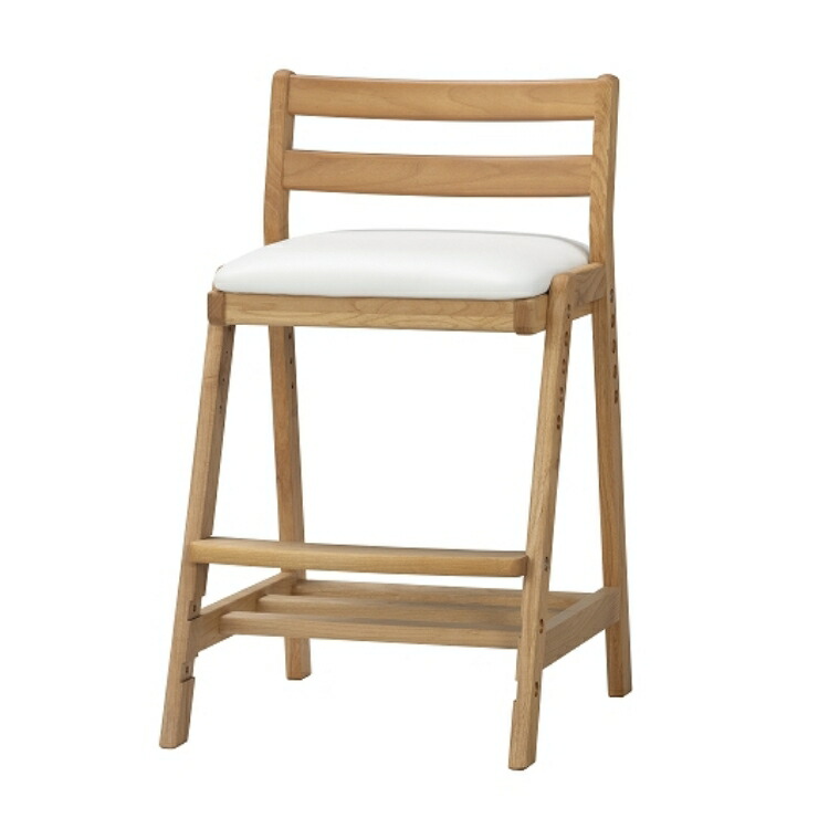 子供が座るペルケチェアーの使用シーン