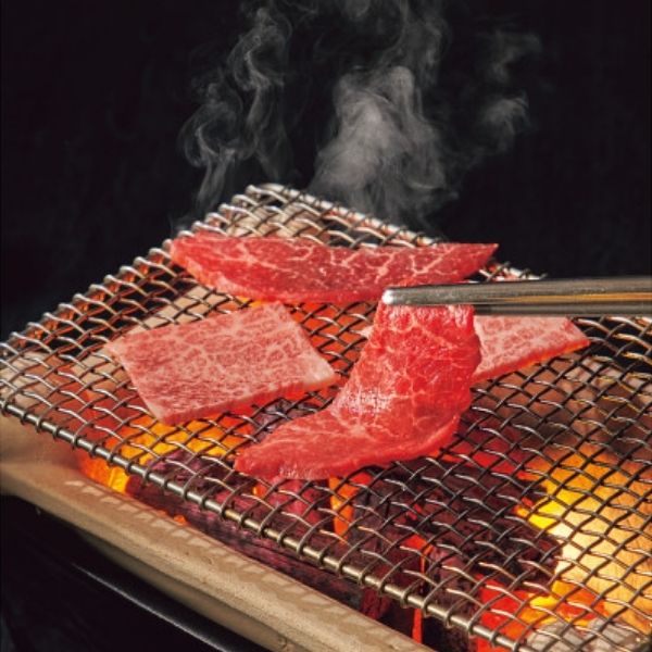 お中元 夏 ギフト 2026 メッセージカード 無料 11000円 銀座吉澤 松阪牛 モモ 肩ロース焼肉用 計４３０ｇ 国産 肉 グルメ お取り寄せ 人気 贈り物 お礼 御中元 残暑 暑中 見舞い お返し 内祝い 送料無料 人気 上司 親戚 ご挨拶 [袋N] (CSDs)軽[包N]｜ギフト＆内祝いのアイプレゼンツ
