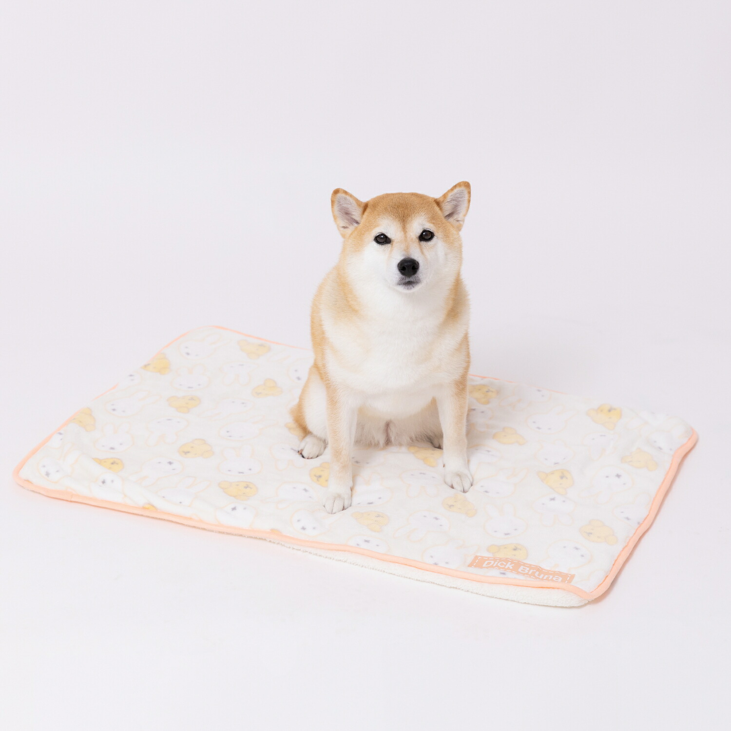 【先行予約クーポンで20%OFF】【Miffy】ミッフィー&スナッフィーボアブランケットLサイズペットベッドペットベットブランケットペット用クッション犬用猫用秋冬あったかおしゃれ寝具車用マットうさぎウサギ猫ベッド犬ベッドかわいい防寒寒さ対策