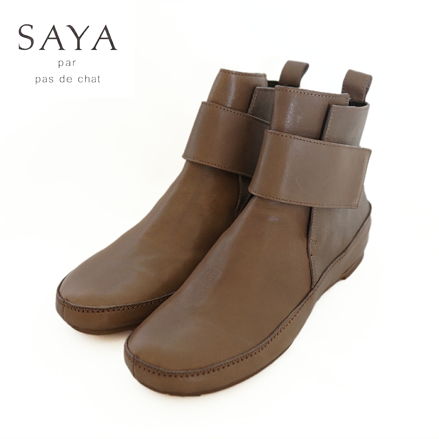 SAYA サヤ 51221 greige グレージュ フラット本革オブリークプラット製法ベロクロショートブーツ  レディースシューズ【25aw】【正規品】