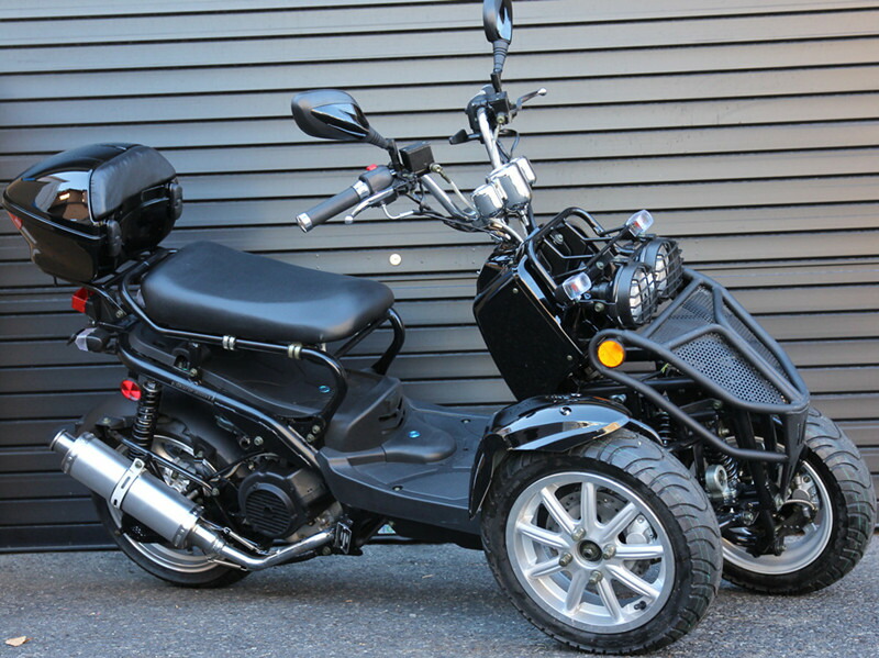 楽天市場 リバーストライク150cc逆三輪トライク整備済完成車両 ナンバー登録高速走行普通免許乗れる ノーヘル二人乗り新車hl150dzb Icebear