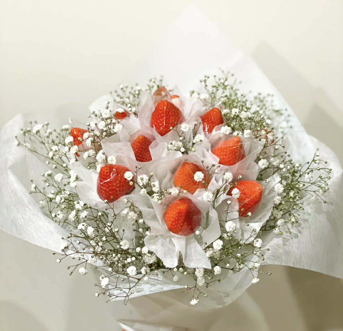 送料無料 いちごの花束 Happy Family 食べれる花束 特別な贈り物 想いを込めて 期間限定 フルーツ フルーツギフト 贈り物 身内 へのギフト 入学祝い 出産祝い 結婚祝い お誕生日 記念日 結婚記念日 プレゼント 母の日 父の日 敬老の日 バレンタイン ホワイトデー Hitsk9 Net