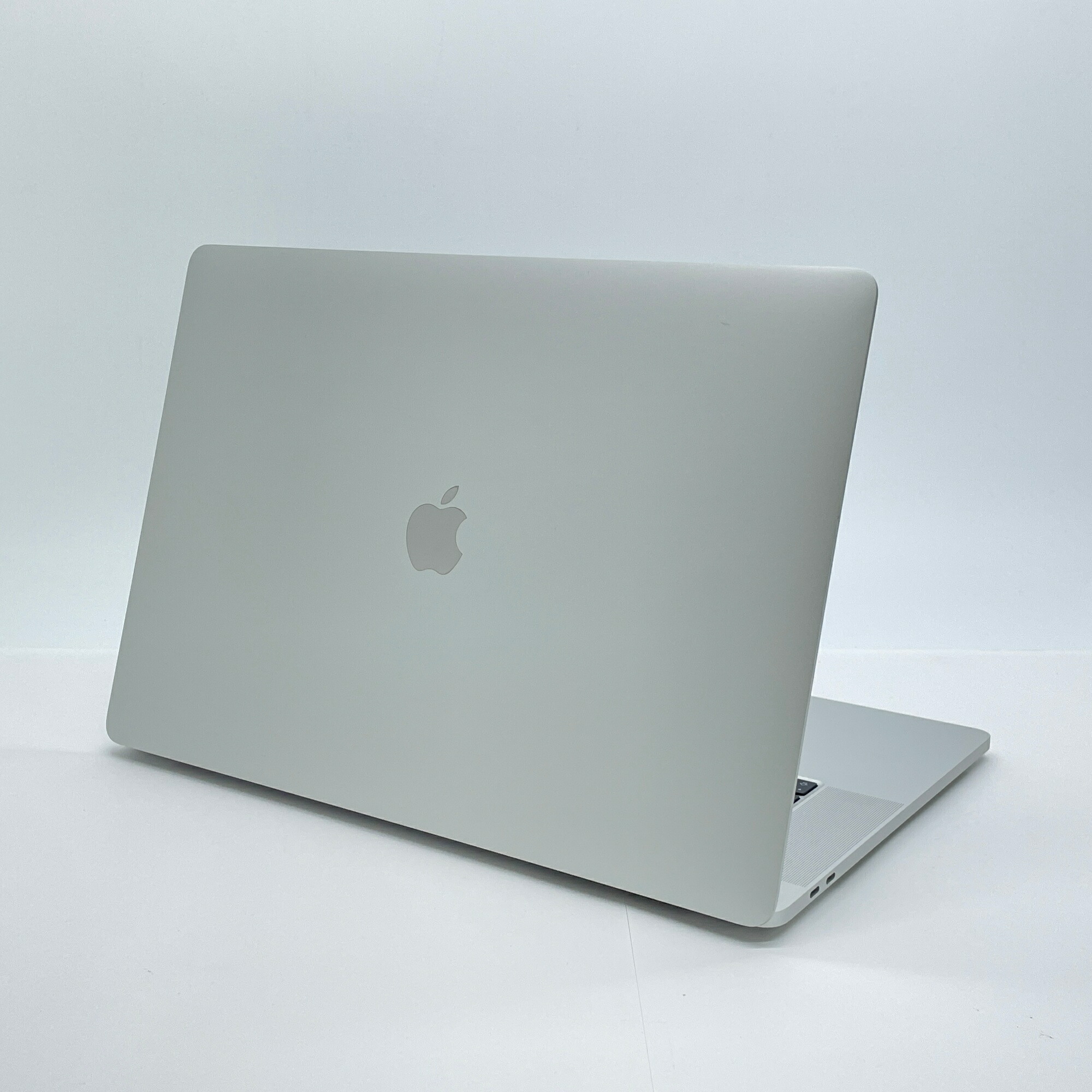 MacBook Pro  2019 16in Core i7 32GB 1結核症 RADEON Pro 5500M しろがね色【C7654-80】