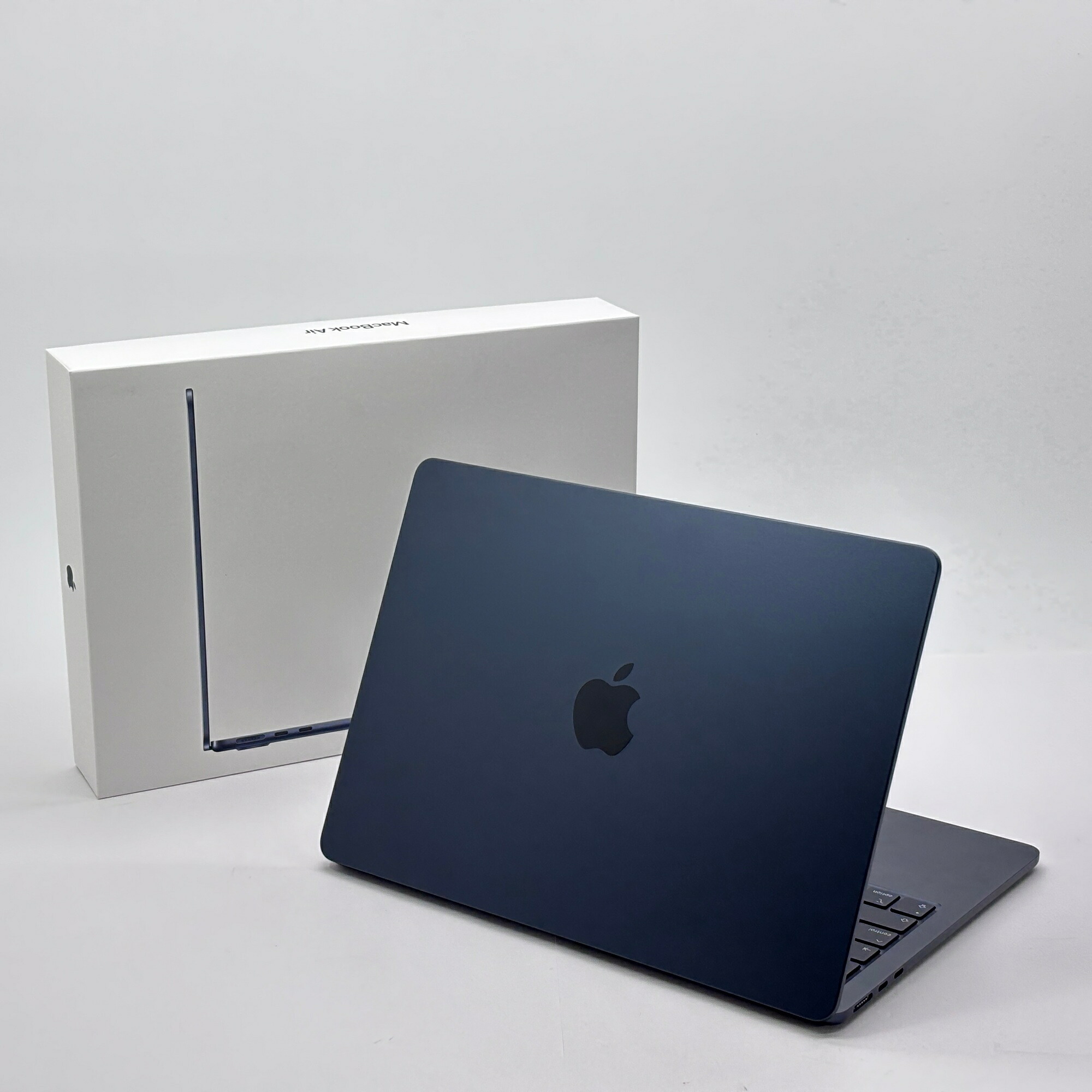 美品 MacBook Air 13インチ M5 16GB 512GB MDHE4J/A ミッドナイト バッテリー最大容量100% 限定保証あり【C8349-80】|いちごショップ 店