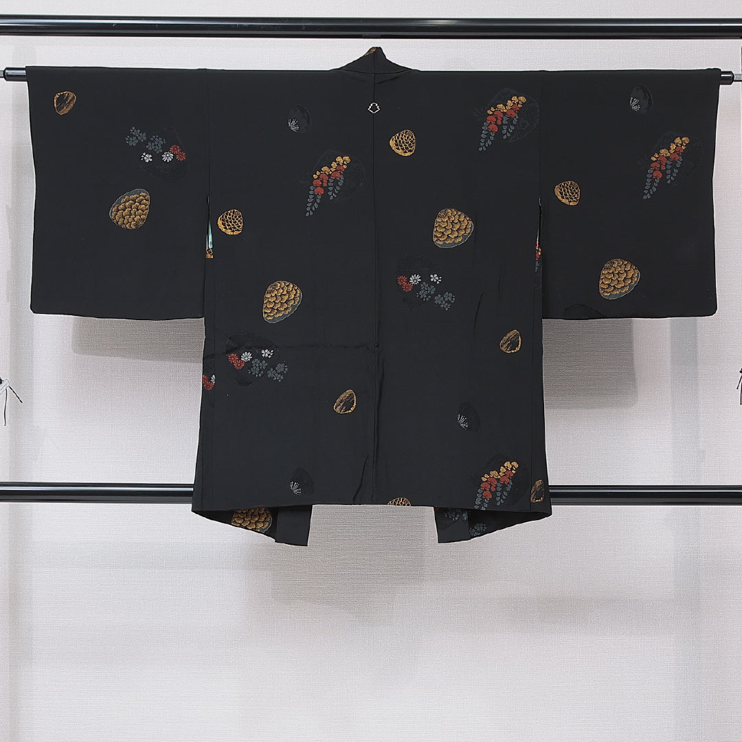 アンティーク 黒羽織(お召) 袷 身丈82cm 裄丈63cm 正絹 Bランク Sサイズ 一つ紋(三階菱) 紐あり 植物柄 黒系 1217-16784|糸千花和装 店