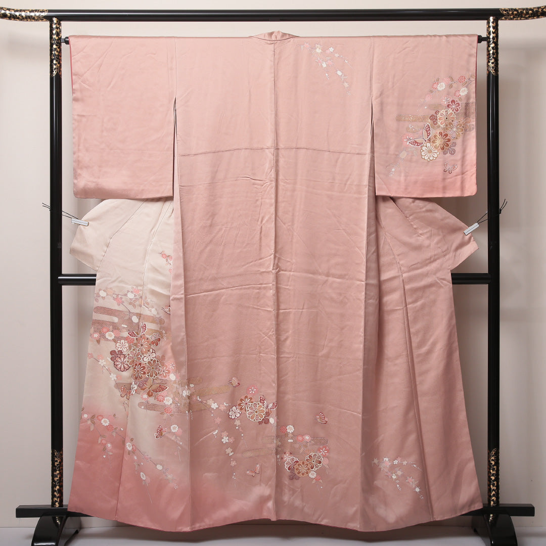 訪問着 袷 身丈158cm 裄丈65cm 正絹 Aランク Mサイズ 広衿 セミフォーマル 蝶 エ霞 花柄 ぼかし染 金彩 ピンク系 1212-04570