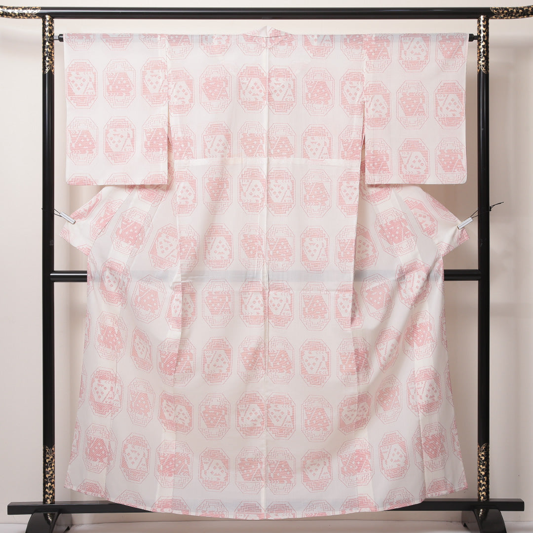 小紋 夏物 洗える着物 夏物 身丈159cm 裄丈64cm ポリエステル Aランク Mサイズ 広衿 インフォーマル 織り出し 有栖川龍文 白系 赤系 1215-02166|糸千花和装 店