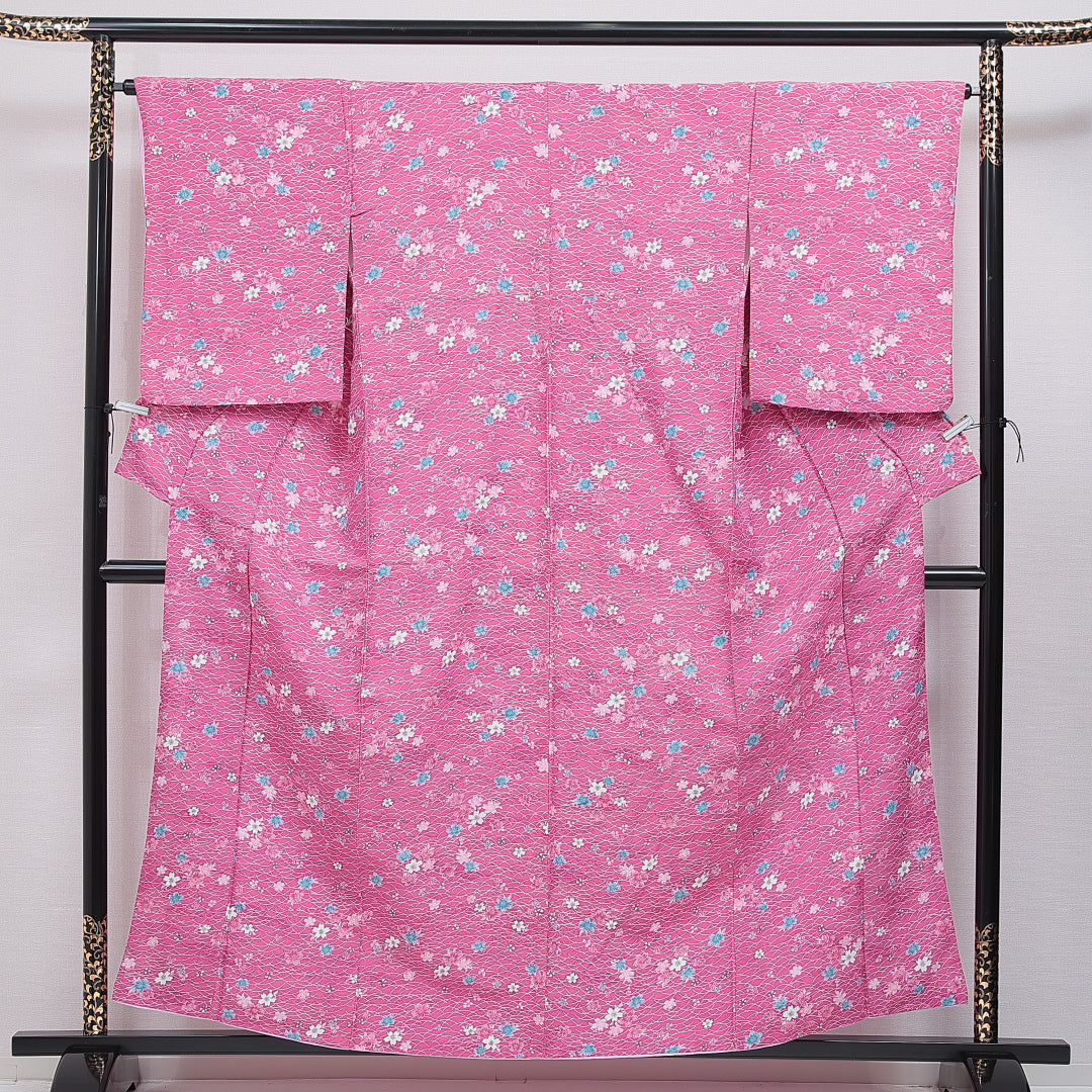 小紋 洗える着物 袷 身丈158cm 裄丈64cm ポリエステル Sランク Mサイズ 広衿 インフォーマル 芝草 桜 ピンク系 1215-16060
