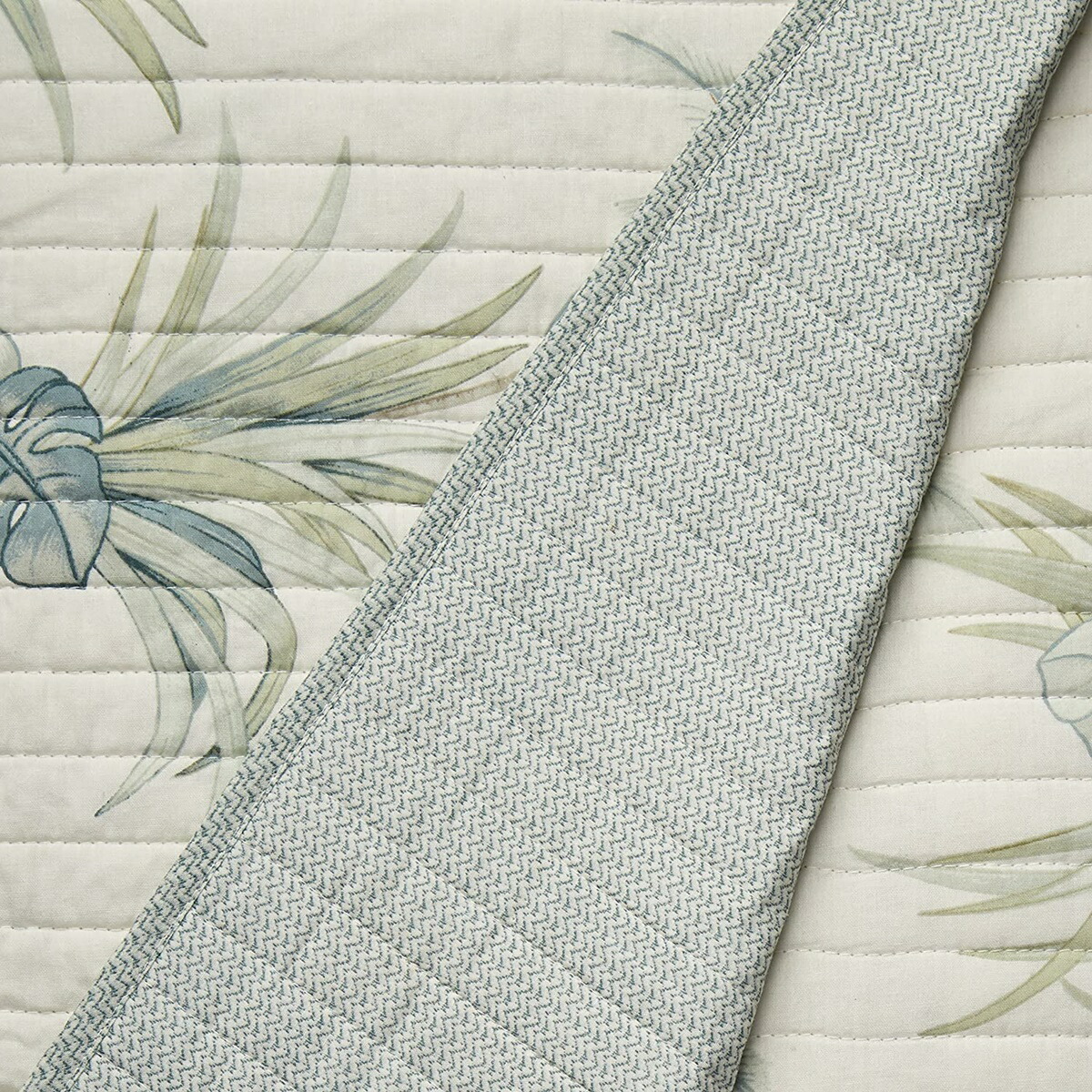 【楽天市場】【夏休みクーポン発行中！】トミーバハマ【クイーン】ヤシの木 ベッドキルト 寝具 ベッドカバー クイーンサイズ マルチカバー キルト