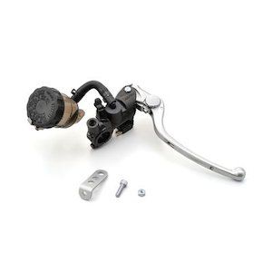 (LINEクーポン有)デイトナ DAYTONA 95653 NIISSIN ラジアルブレーキマスターシリンダー φ19mm ブラック／シルバー 【スモークタンク】 シルバーレバー ブラックボディ NISSIN