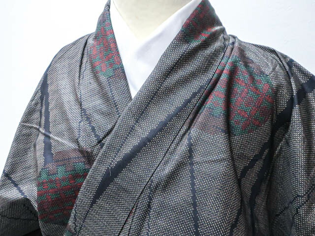 【着物】 大島紬 紬 花雪輪文 身丈約162.5cm 裄丈約64cm 25z01-275 楽天市場】【中古】 リサイクル着物 大島紬 紬 花雪輪文 身丈約162.5cm