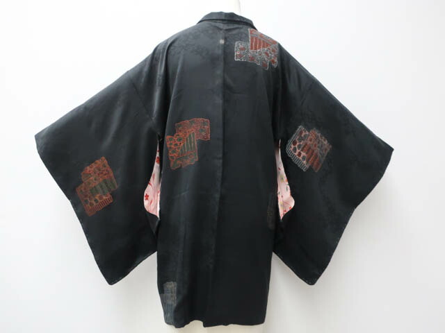 楽天市場】【中古】 リサイクル着物 羽織 黒羽織 花文 金駒刺繍 絵羽柄