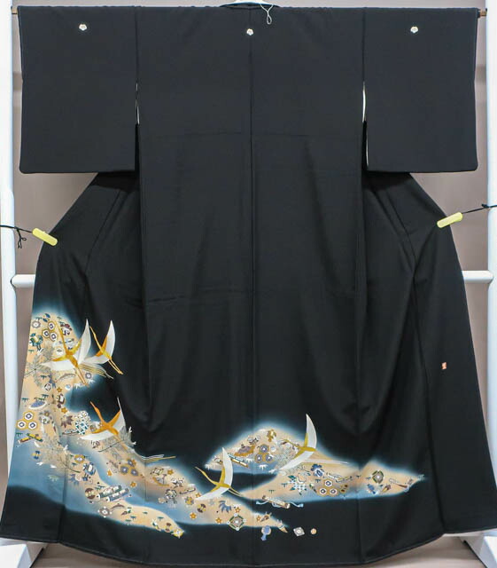 最大70%OFF【中古】 リサイクル着物 黒留袖 作家物 落款入 金駒刺繍 飛鶴文 五つ紋入 比翼仕立て 身丈約162cm 裄丈約66cm 24z-4342[ リサイクル着物 黒留 結婚式 礼装 母 正装 通販 アイディーネット きもの]IDnet