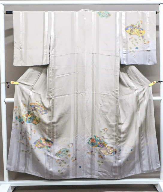 【中古】 リサイクル着物 付下げ 縫い紋 金彩 地紙に孔雀文 身丈約152.5cm 裄丈約62.5cm 24z-4480[ リサイクル着物 入学式 卒業式 結婚式 母 七五三 お宮参り パーティー きもの]IDnet 4,686円