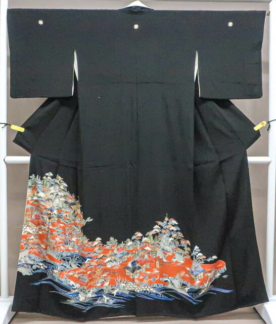 リサイクル着物 黒留袖 五つ紋 金駒刺繍 比翼仕立 古典花文 正絹 身丈約158.5cm 裄丈約65.5cm 25z06-3688 一輝堂】リサイクル着物 黒留袖 五つ紋 金駒刺繍 比翼仕立 古典花文