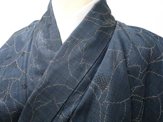 【中古】リサイクル着物 紬 花文 正絹 身丈約163cm 裄丈約63cm 25z07-4130[リサイクル着物 仕立て上がり和服 アウトレット 着付け教室 お茶 カジュアル 初詣 袴 お出掛け 街着 観劇 普段着 お食事会 通販 アイディーネット きもの] IDnet