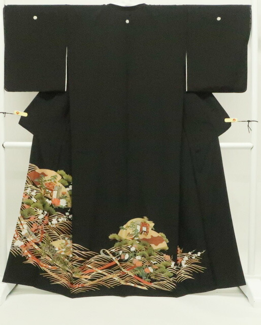 リサイクル着物 黒留袖 五つ紋 鶴 比翼仕立て 正絹 身丈約158.5cm 裄丈64.5cm 25z10-5744 リサイクル着物 黒留袖 五つ紋 鶴 比翼仕立て 正絹 身丈約158.5cm 裄丈