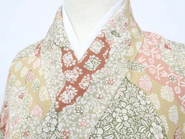 最大70%OFF【中古】リサイクル着物 小紋 ちりめん 正絹 着物 美品 身丈約160.5cm 裄丈約63cm 25z12-6722[リサイクル着物 着付け教室 お茶 カジュアル 初詣 袴 お出掛け 街着 観劇 普段着 お食事会 きもの] IDnet
