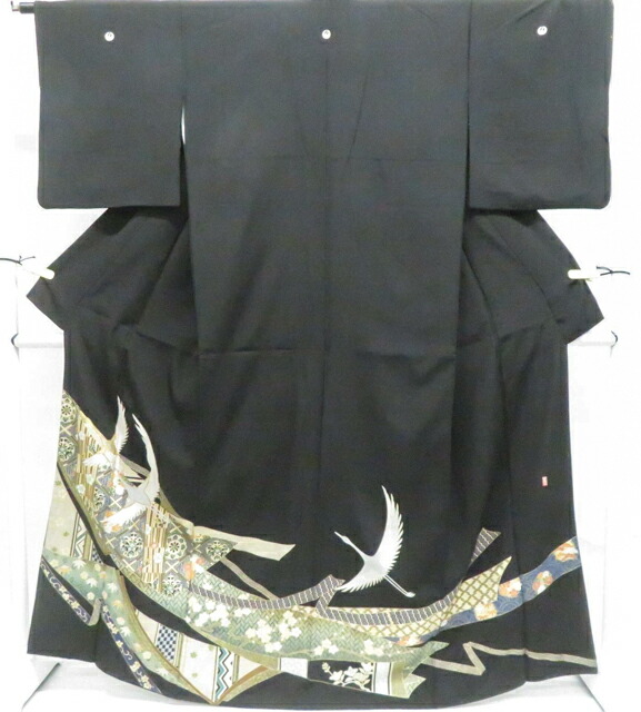最大70%OFF【中古】リサイクル着物 黒留袖 五つ紋 金駒刺繍 金彩 鶴文 作家物 落款入 比翼仕立て 着物 身丈約166cm 裄丈約65cm 26z02-750【リサイクル】 IDnet