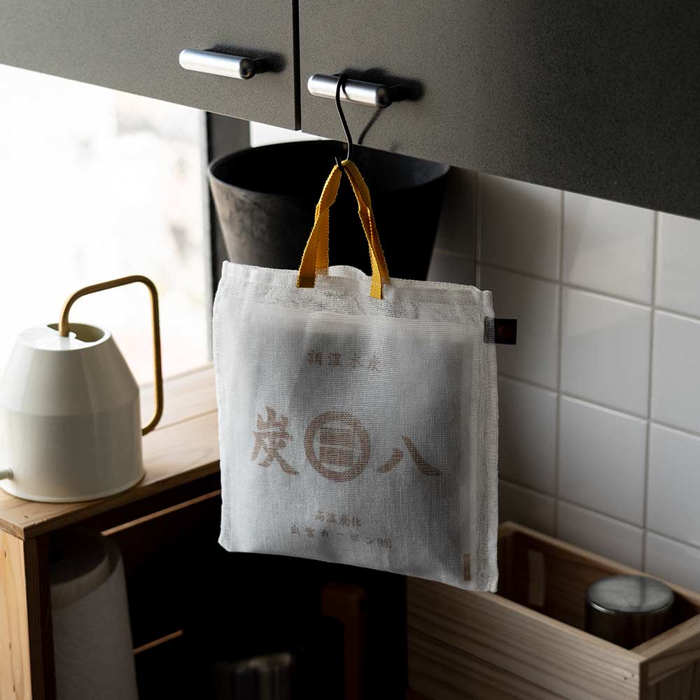 【秋の暮らし市開催中！いまなら5%OFF！】炭八 と かや袋の 除湿 梅雨対策 グッズ 湿気取り セット 脱臭 消臭 除湿対策 湿気対策 湿気とり クローゼット 車 玄関 繰り返し使える ギフト 除湿剤 ジメジメ じめじめ プレゼント ハンガー 吊り下げ ペット 日本製 正規店