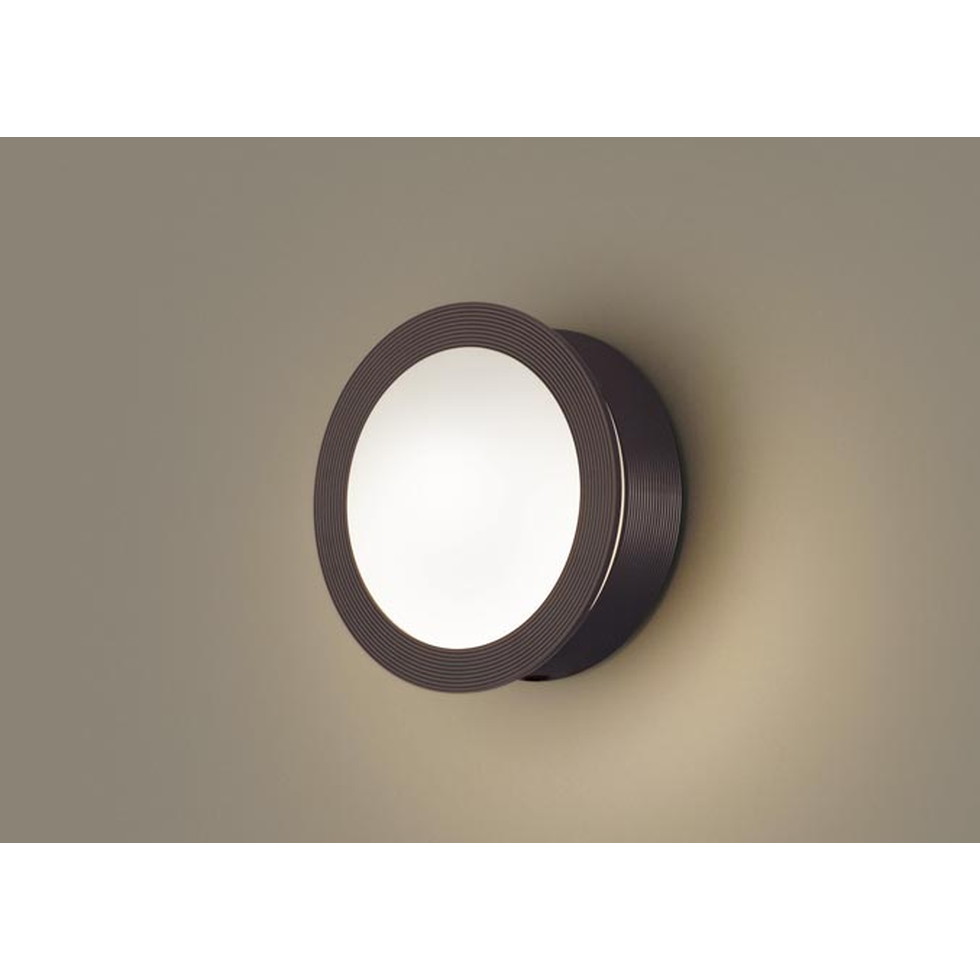 パナソニック[LGWC85076A]エクステリア　壁直付型　LED（電球色）　ポーチライト　密閉型　LED電球交換型・防雨型・FreePaお出迎え・点灯省エネ型・明るさセンサー付　白熱電球　エクステリア
