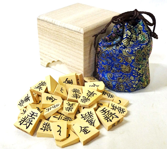 越山作・上彫・薩摩黄楊将棋駒・本砥ぎ仕上カスタマイズ作品・角箱入り★金蘭駒袋付き 越山作・上彫・薩摩黄楊将棋駒・本砥ぎ仕上カスタマイズ作品・角