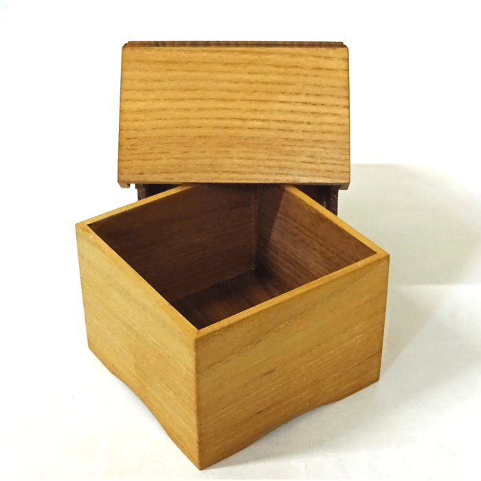 木製棋駒箱 御前上等感がある 桑 駒箱（かざり付ける九鼎大呂）公孫樹面取り