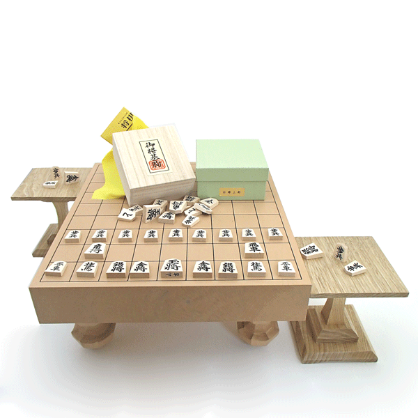★ 将棋盤★ 脚つき盤  貴重な駒　特選　将棋駒付き 本榧足付将棋盤 4寸5分（天柾） sa40054 | 前川榧碁盤店