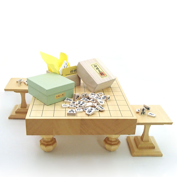 御前上等木製棋仕掛ける ヒバ2寸卓上・足付兼用棋盤に円錐小体天童の白椿上彫駒に駒台付