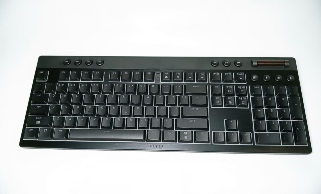 【訳あり】Razer BlackWidow V4 ロープロファイル HyperSpeed - ワイヤレス、フラットメカニカルゲーミングキーボード（HyperSpeedワイヤレス＆BT、多機能ロータリー＆11ファンクションキー）イエロースイッチ8887910072981 840272920060｜iiKaKaKu Official Store