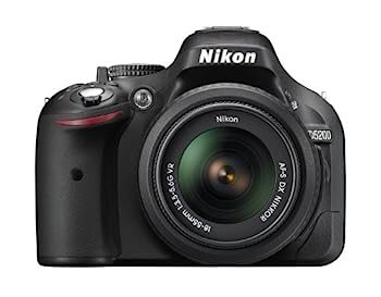 【中古】（人並み外れたに好いたらしい）Nikon デジタル一眼二眼レフ写真機 D5200 水晶体一揃いの道具 AF-S DX NIKKOR 18-55粍 f/3.5-5.6G VR嘱する 黒いこと D5200LKBK