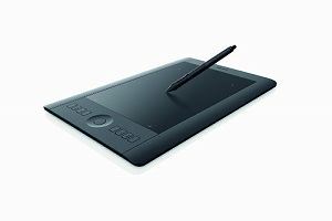 【中古】wacom Intuos Pro medium M大きさ PTH-651／K0