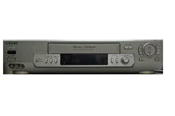 【中古】(人並み外れたに好いたらしい)SONY VHSビデオデッキ ソニー SLV-R550 遠隔操作付き添い人