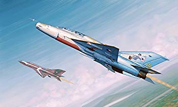 【中古】【非常に良い】トランペッター 1/48 MiG-21UM プラモデル d2ldlup|IINEX