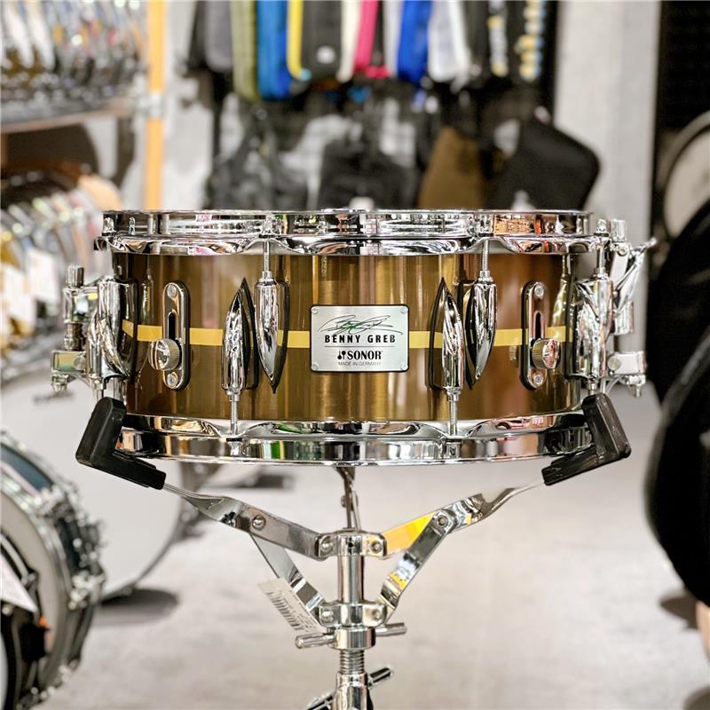 SSD-13575BG SDB2.0 [Benny Greb Signature Snare 2.0 / Premium Brass Shell 13&times;5.75]【店頭展示特価品】 SONOR (アウトレット 美品)｜イケベ楽器ショップ
