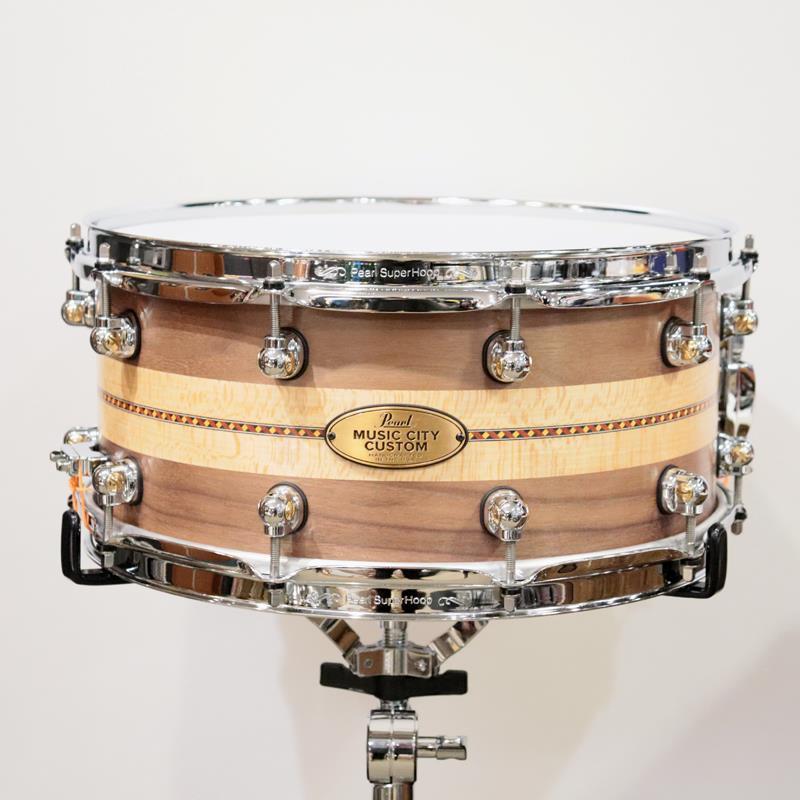 MCCW1465S/C #1008 [Music City Custom / Solid Walnut 14''&times;6.5'' - Quartersawn Sycamore Chevron with Ebony Borders] Pearl (アウトレット 美品)｜イケベ楽器ショップ
