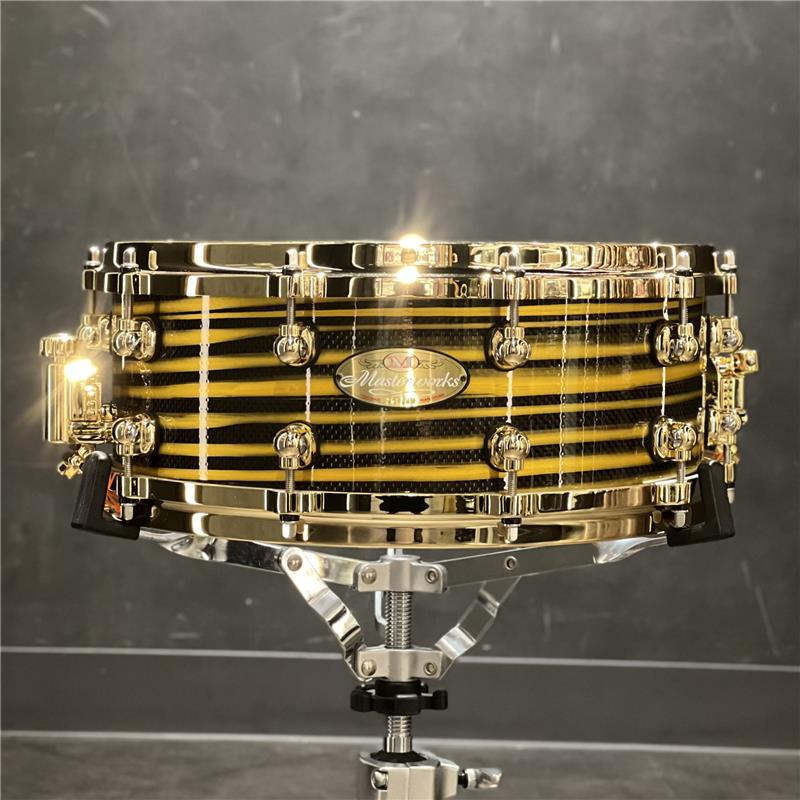 Pearl Masterworks Snare Drum 14x5.5 -Gold Swirl on Black Carbon【イケベ楽器店創業50周年記念モデル】｜イケベ楽器 イケシブ
