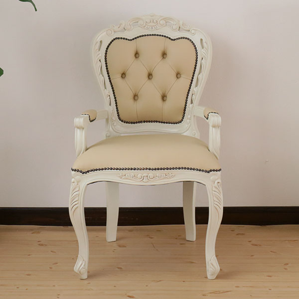 楽天市場 アンティーク調 アームチェア 56 完成品 アンティーク風 幅56 椅子 肘付き ダイニングチェア チェアー レザー 応接 ホワイト アンティーク 白 姫系 ロココ調 カブリオールレッグ 猫脚 人気 豪華 おしゃれ Ikikagu イキカグ