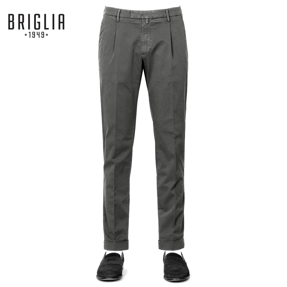 ブリ後ろ側 1949 BRIGLIA 1949 ／【国内置き目品】／ 生産品染めコットンストレッチライトギャバジン1筋目ズボン下「BG07」（うす暗い薄墨色）【ラッピング相応う】／ 干場氏青写真 春夏 メンズ イタリア共和国 ボトムス チノ食麺麭