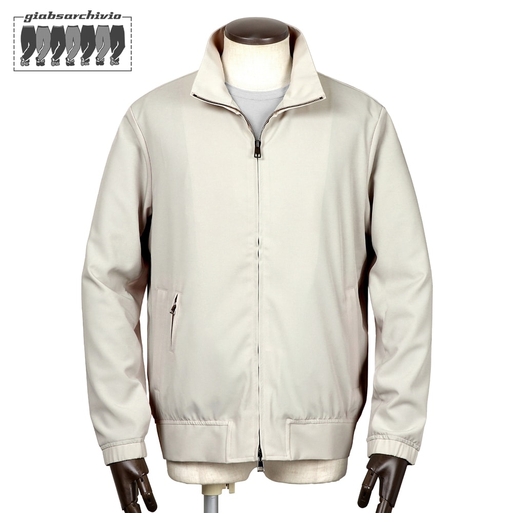 【ポイント10倍】 ジャブスアルキヴィオ giabsarchivio ／【国内正規品】／ 26SS 戸賀別注ウォッシャブルシルキーツイルスタンドカラーブルゾン「TOGAGE PUCCINO/V」 （ベージュ） ／ 戸賀敬城 トガージュ プッチーノ 3シーズン メンズ イタリア セットアップ対応