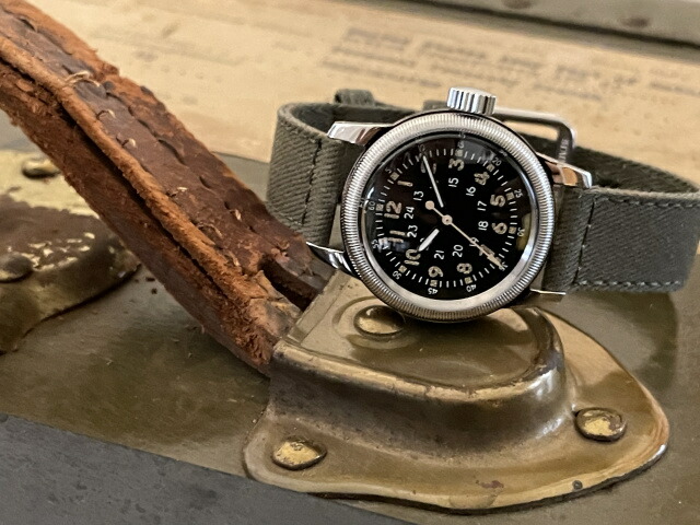 M.R.M.W. モントルロロイ  米正規陸軍飛行隊 エルジン ウォルサム刷り直す 石英 黒いこと文字記号盤 5空圧雨合羽 定め事品 1年引きうける ミリタリーウォッチ TYPE A-17 VINTAGE【TYPEA17VINTAGE】